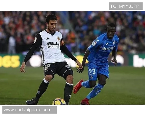 尼奥尔与亚眠激战正酣谁能在这场较量中笑到最后